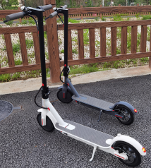 EMOKO HT-H4 Pro noir argent et noir blanc Trottinette électrique pliante 350W Moteur 36V 10.4Ah Batterie Avec APP gleeride