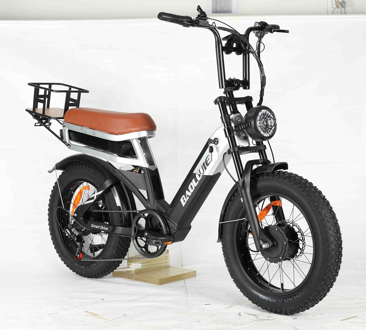 BAOLUJIE DP2033 20 pouces gros pneu cargo vélo électrique pas à pas noir et blanc gleeride