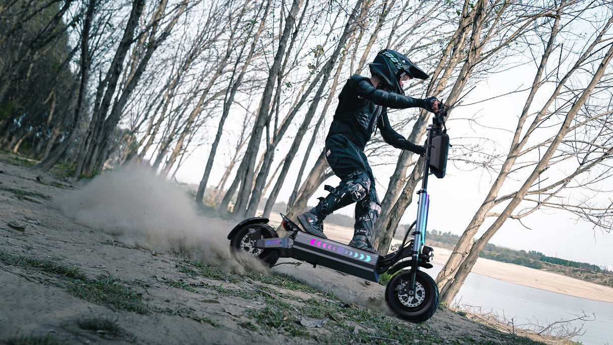 OOTD T90 13" All-Terrain Trotinette à 2 Roues Trotinette Électrique 3000W*2 Moteurs Doubles 60V 31.2Ah Batterie